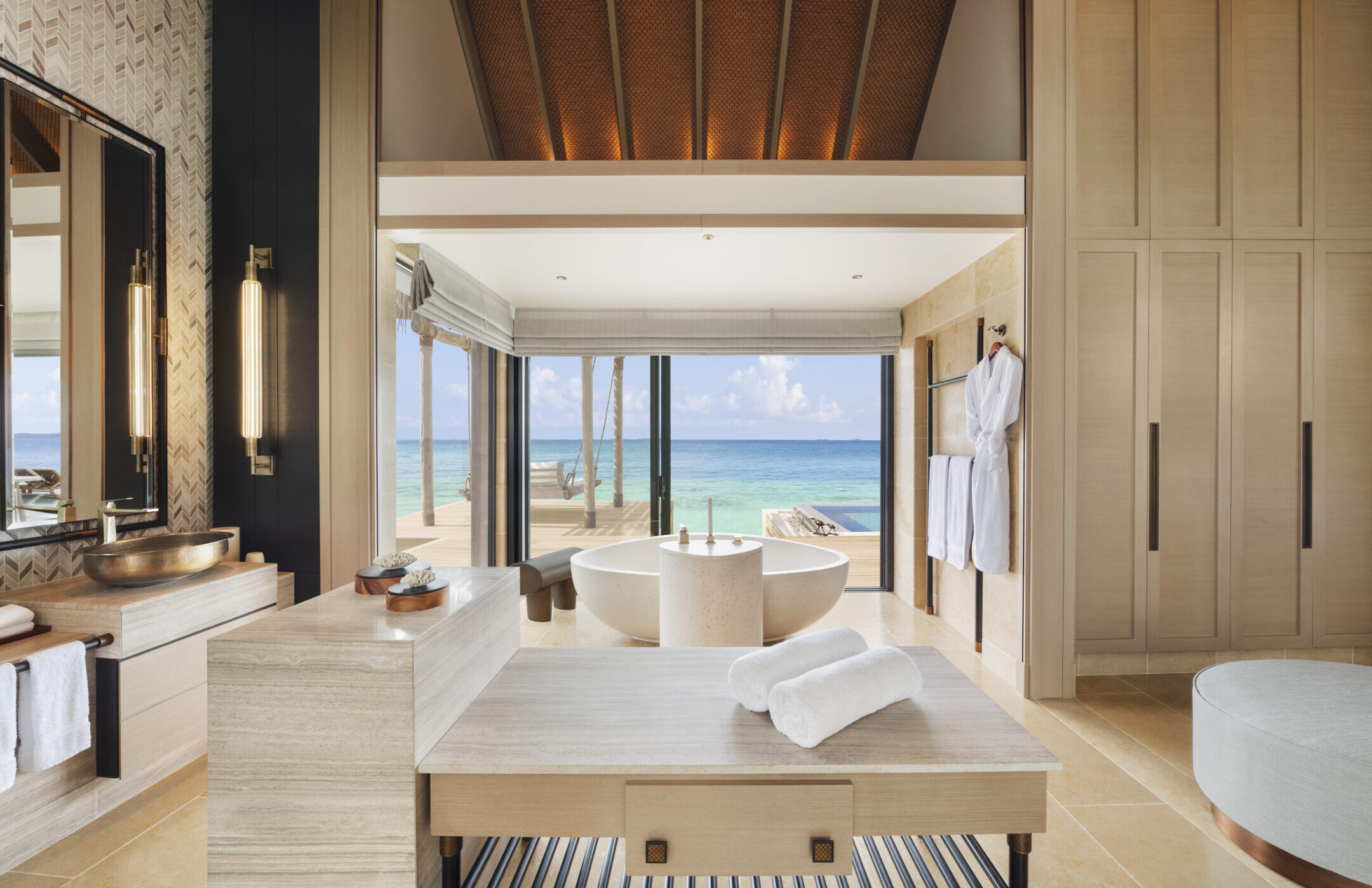waldorf-astoria-ithafuushi-overwater-villa