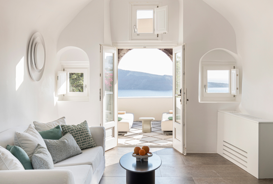 canaves-oia-suites-luxury-hotel