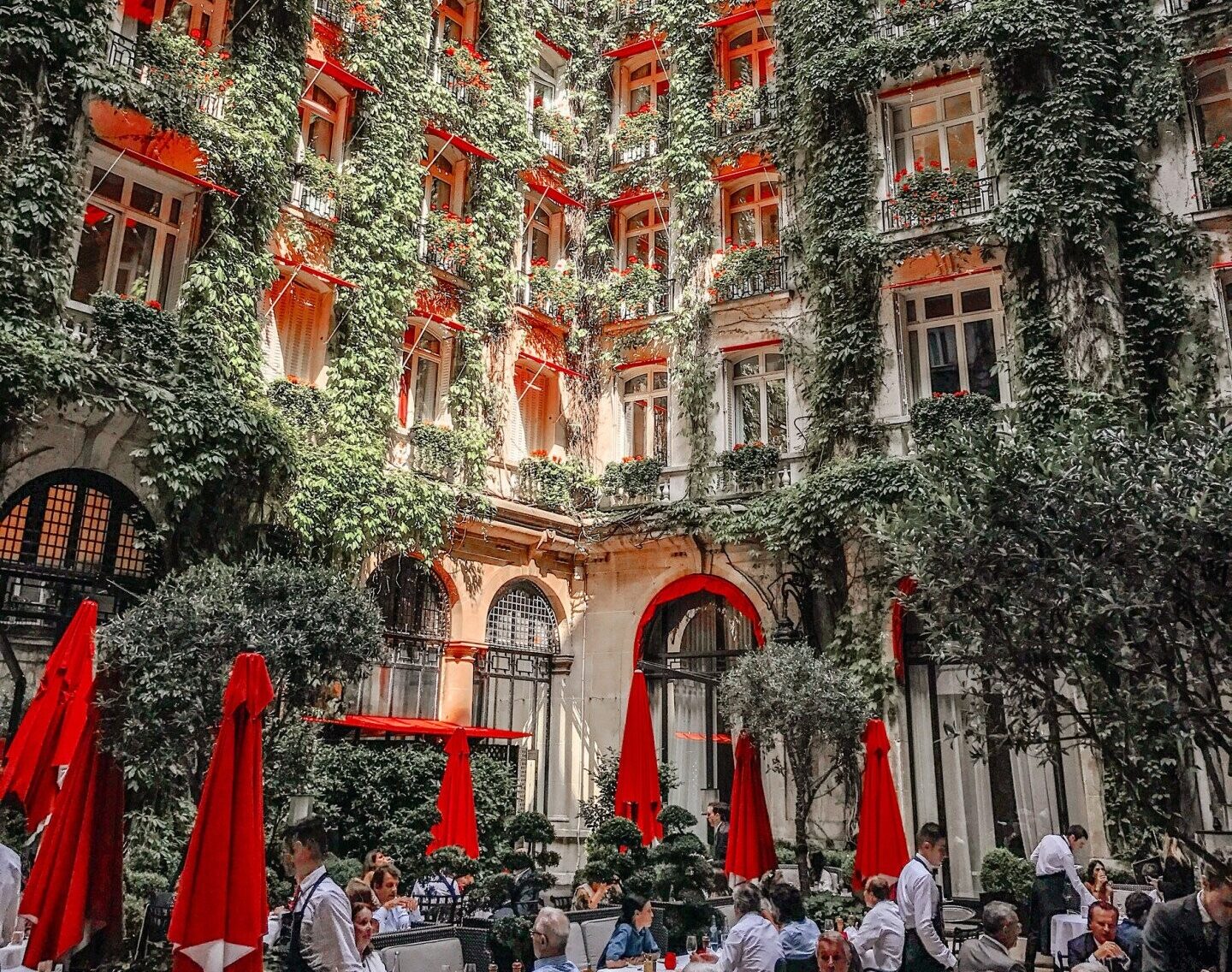 luxury-romantic-hotels-paris