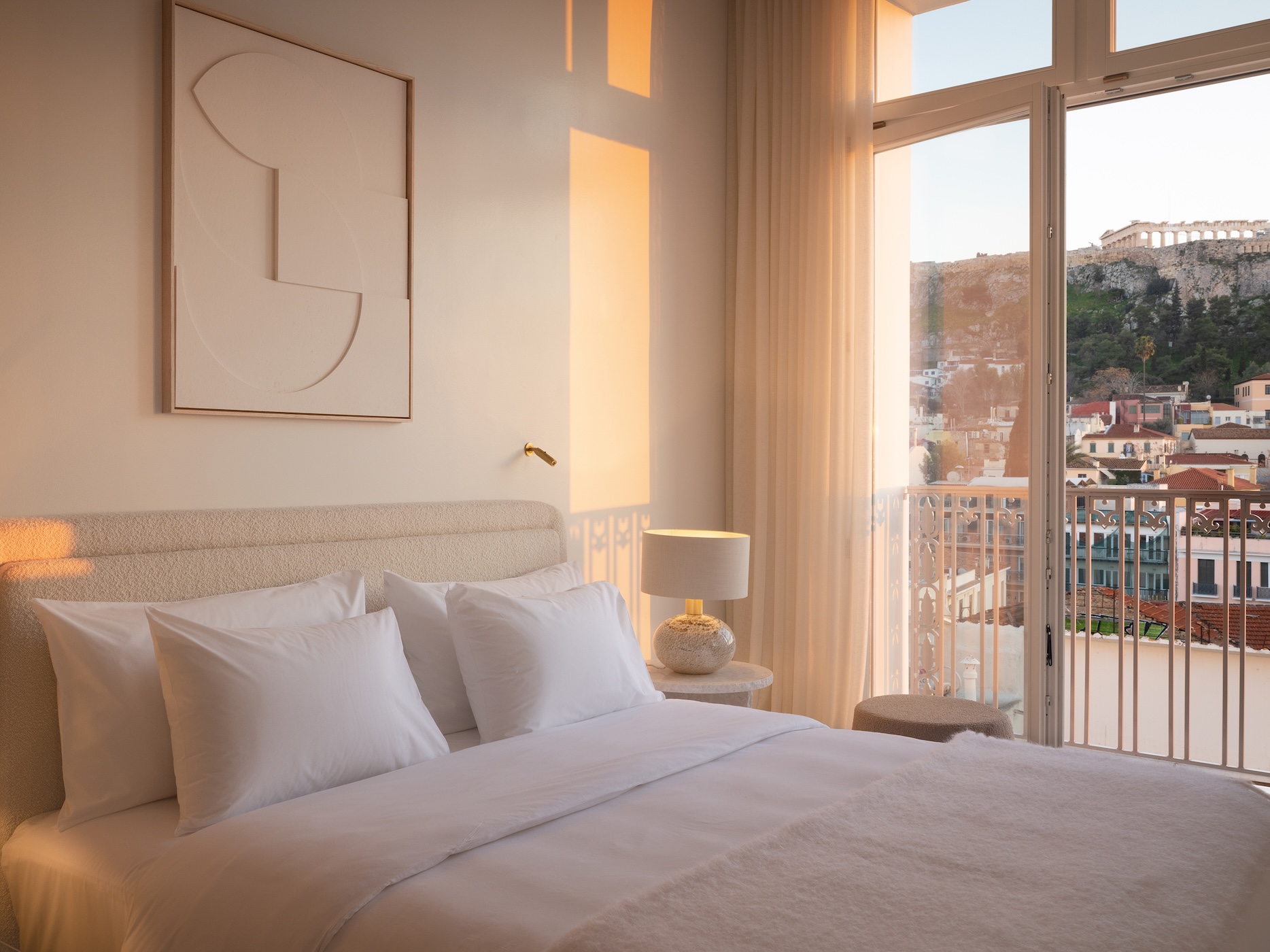 the-dolli-athens-luxury-hotel-suite