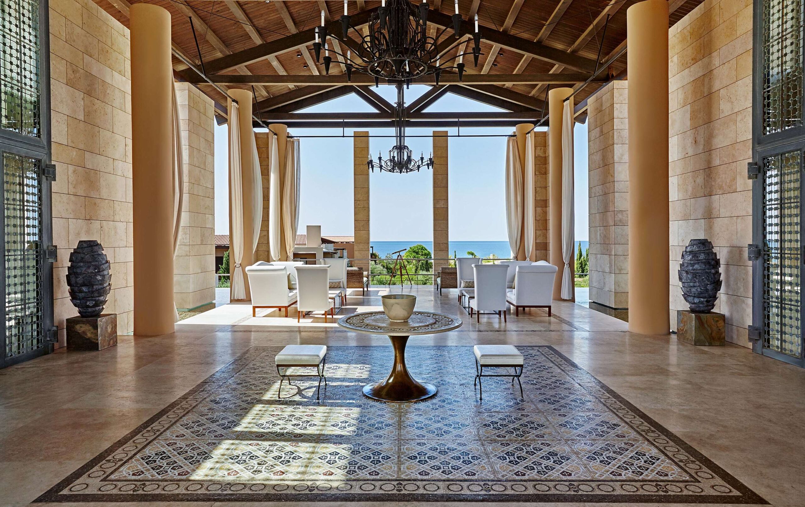 the-romanos-luxury-collection-resort