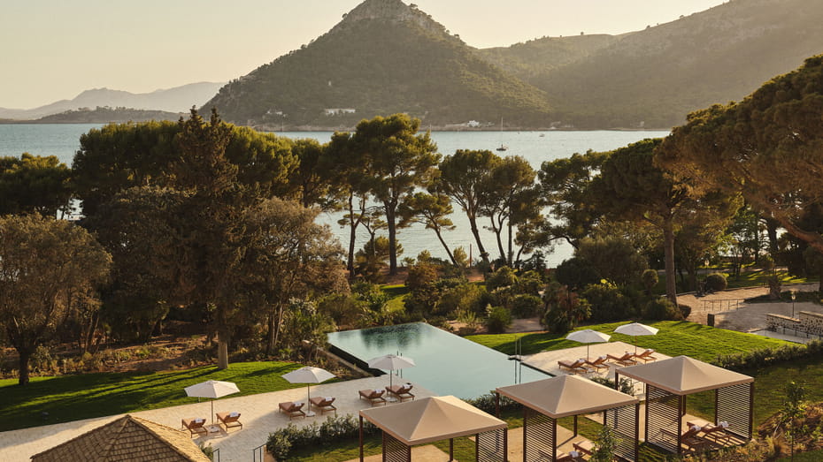 four-seasons-resort-mallora-pool