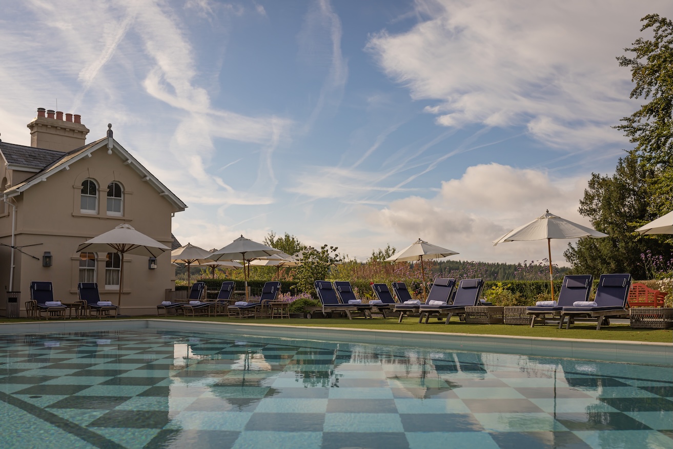 luxury-hotels-outdoor-pools