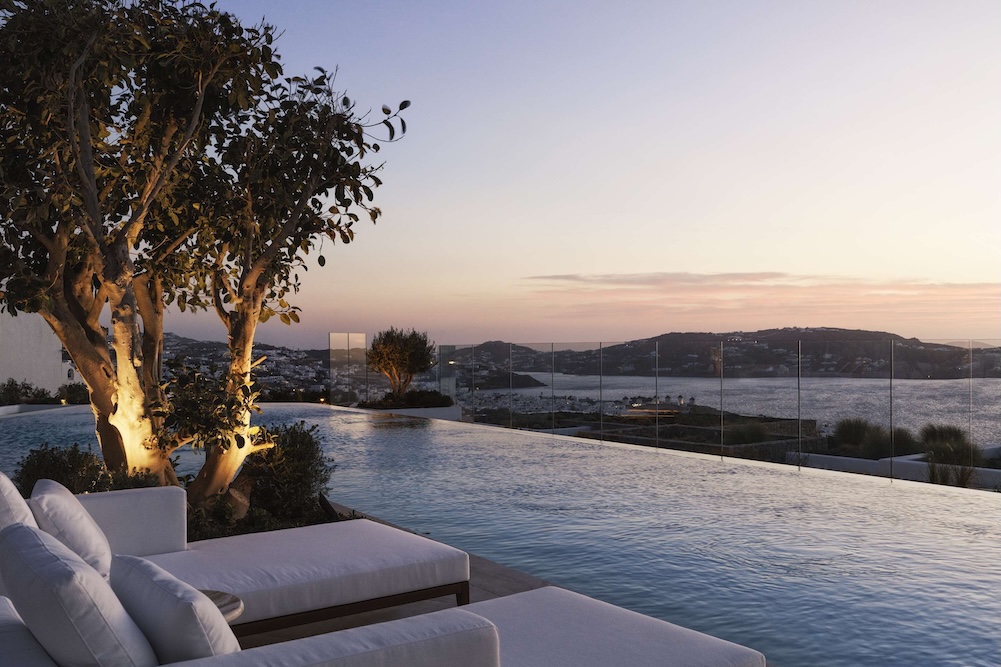 deos-mykonos-luxury-pool