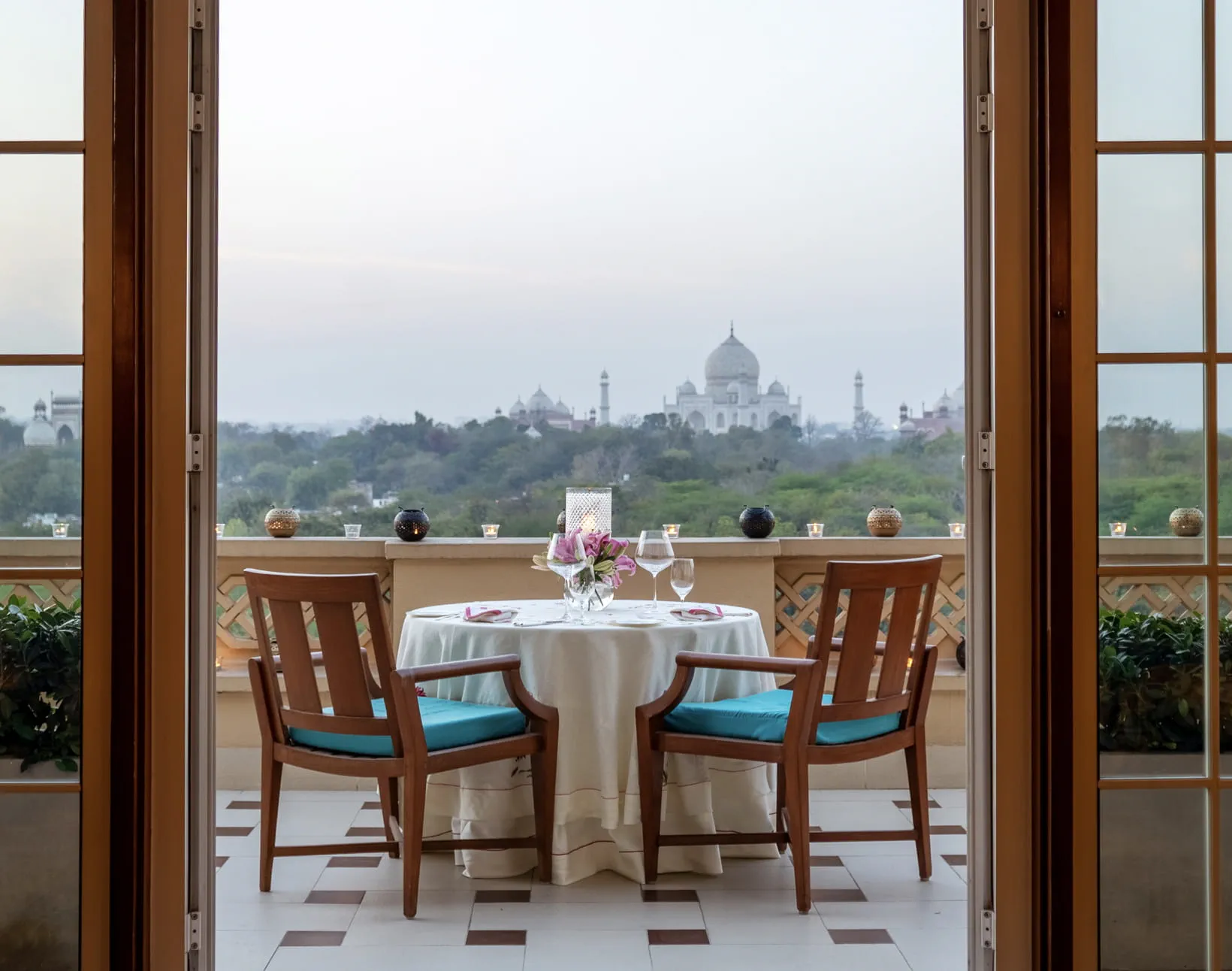 kohinoor_suite_balcony-taj-mahal