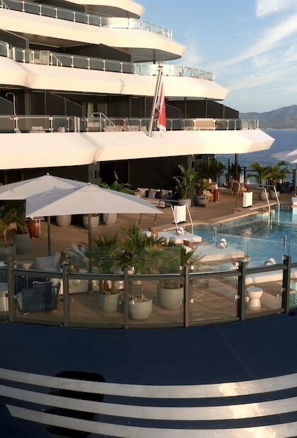 The New Art of Cruising by Yacht
