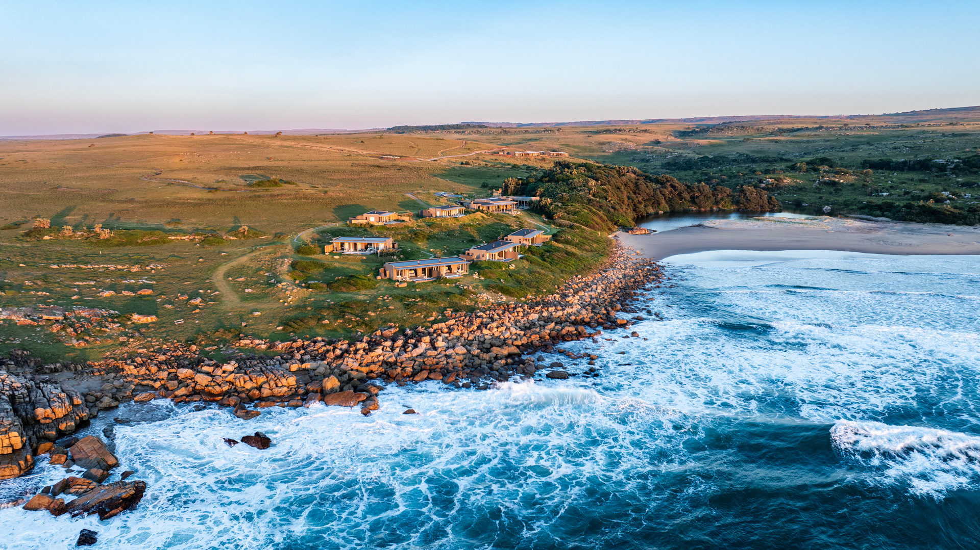 gwegwe-beach-lodge-south-africa